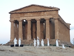 &ldquo;Al passo coi Templi&rdquo;, la Valle incanta (anche) all&rsquo;alba