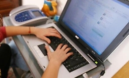 Impiegato romano adescava minori sui social: arrestato da Polizia Postale Catania