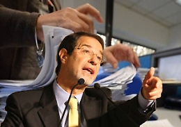 L'affondo di Musumeci: «Ci sono funzionari regionali che si comportano da criminali»