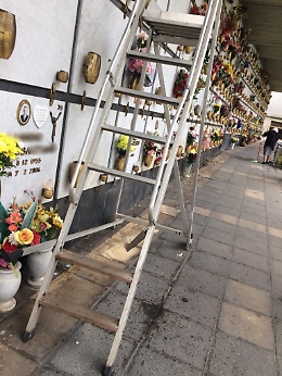Catania: il cimitero necessita di interventi urgenti in vista della commemorazione dei defunti