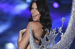 Victoria's Secret: la sfilata degli angeli in lingerie,  l'ultima di Adriana Lima