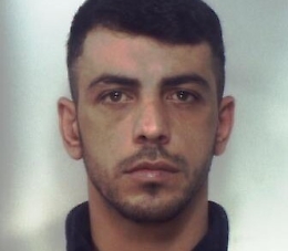 Catania, droga nelle scarpe e bilancino negli slip: così pusher pensava di sfuggire ad arresto