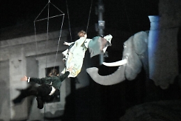 Catania, mentre la città affondava si spendeva allegramente in feste...