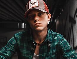 Irama, instore tour a Misterbianco tra i suoi fan