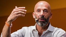 La confessione di Gianluca Vialli: «Lotto contro il cancro, non so come finirà»