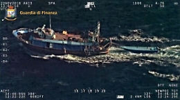 Fermato peschereccio "madre", ecco la nuova tecnica degli scafisti
