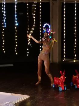 "E anche domani piove", a teatro per il teatro