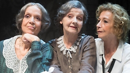 Le "Sorelle Materassi" debuttano al Verga con le musiche siciliane di Mario Incudine