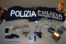 Vittoria: armi, munizioni e droga
a casa e nel garage di 50enne