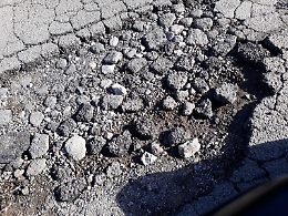 Villagrazia di Carini: giovane disabile bloccato in casa perchè la strada è piena di buche