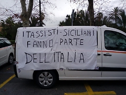 La protesta dei tassisti siciliani contro la deroga per gli Ncc