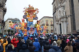 Carnevale di Acireale, il maltempo non rovina la festa