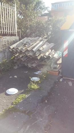 Catania: lastre di amianto da più di una settimana in Via Locatelli