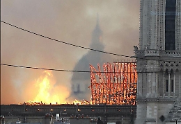 Notre-Dame, ecco perché i francesi non hanno utilizzato i canadair