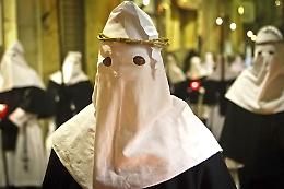 Se la Sicilia si trasforma nell'isola di Pasqua: ecco riti e processioni da non perdere