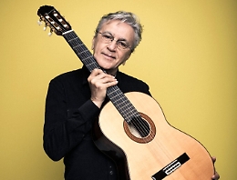Caetano Veloso il 13 luglio al Teatro di Taormina. Apre il concerto Mario Venuti: «Chissà che un duetto...»