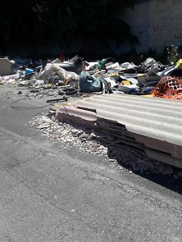 Palermo, Via E. Mattei: quintali di Eternit in prossimità di un supermercato