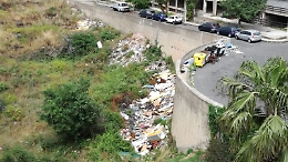 Catania: ecco  il quartiere della spazzatura!