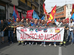Catania, vigili del fuoco "stremati" da carenza di organico e mezzi inadeguati