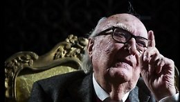 Andrea Camilleri in condizioni critiche
è "attaccato alle macchine"