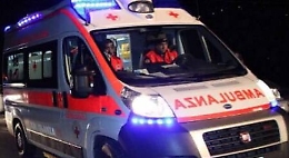 Messina, auto si ribalta e poi sbatte contro un palo: morta una 21enne