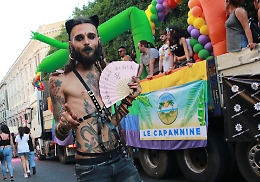 Gay Pride a Catania, colori e orgoglio ricordano Stonewall