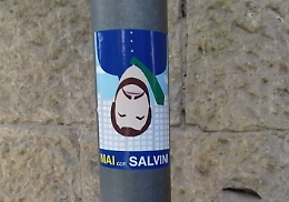 Riesi, affissi manifesti con la sagoma di Salvini a testa in gi&ugrave;