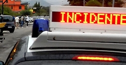 Tragico scontro a Terrasini: muore un turista, grave la compagna, 6 i feriti