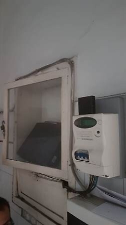 Catania, calamita sul contatore Enel per risparmiare: indagato macellaio