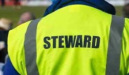 Catania, aggredirono uno steward allo stadio: daspo di tre anni per 5 ultras