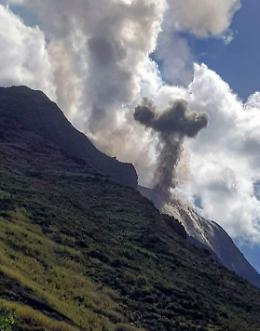 Etna: spettacolare immagine del nostro vulcano in eruzione