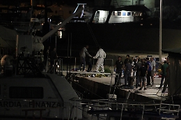 Notte di sbarchi a Lampedusa: imbarcazioni sequestrate