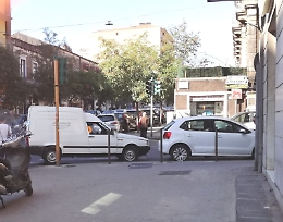 Catania, Via Fava: mezzo ospedaliero ostruisce la via pedonale