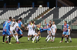 Coppa Italia, il Catania fa fuori la Leonzio con un'acrobazia di Curiale