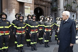 Mattarella a Catania,  medaglia d'oro al Corpo dei Vigili del Fuoco meritevoli e generosi