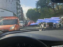 Catania: scuola Dante Alighieri, auto in doppia fila da ambo i lati