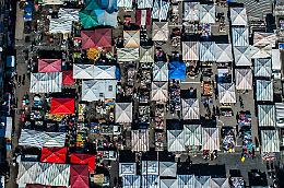 Sotto il cielo di Agata le perfette geometrie di Catania colte dagli scatti aerei di Fabrizio Villa