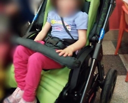 Palermo, rubano passeggino a bimba disabile: mamma lancia un appello