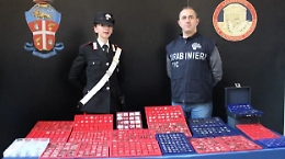 Marsala, recuperati 8.000 monete antiche e 265 reperti messi all'asta su e-Bay