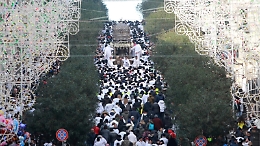 Applausi per la salita di Sangiuliano, Sant'Agata verso il rientro in Cattedrale