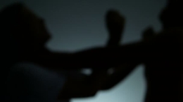 Riposto, tenta di strangolare il figlio che gli nega una sigaretta: arrestato