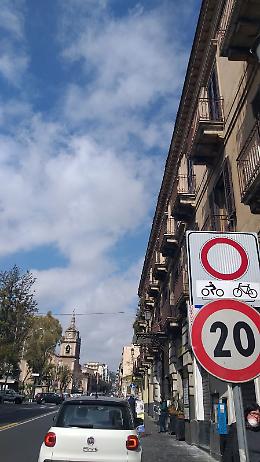 Catania: in via Etnea vige ancora il divieto di transito per i motocicli