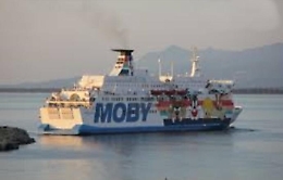 Coronavirus, tutti negativi i tamponi sui migranti a bordo della Moby Zaza