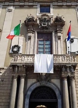 Strage di Capaci, lenzuolo bianco sul Municipio di Catania