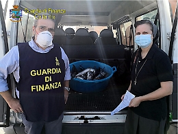Catania, 20 kg di pescespada sequestrato e donato ad oratorio di Librino