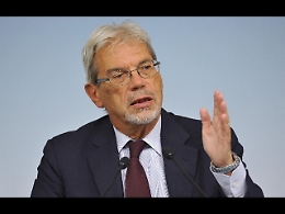 Il ministro De Vincenti a Palermo: "Per il Patto per la Sicilia ci sono 300 milioni"