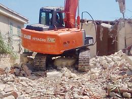 Abusivismo edilizio, affidato appalto nuove demolizioni a Licata e domani tocca a Palma di Montechiaro