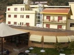 Piazza Armerina, l'intossicazione ferma lo stage di 28 studenti