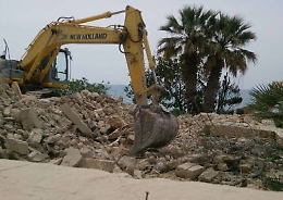 Licata, riprese le demolizioni