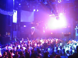 Discoteche chiuse, in Sicilia si sceglie la linea morbida: «Niente rivolta»